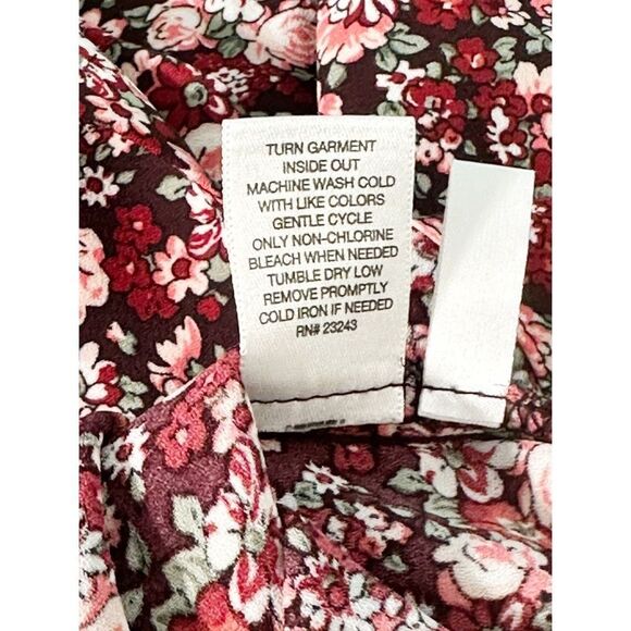 Soho New York‎ & Company Women's Floral Split V-neck 3-Button Blouse Red Medium - Picture 8 of 11